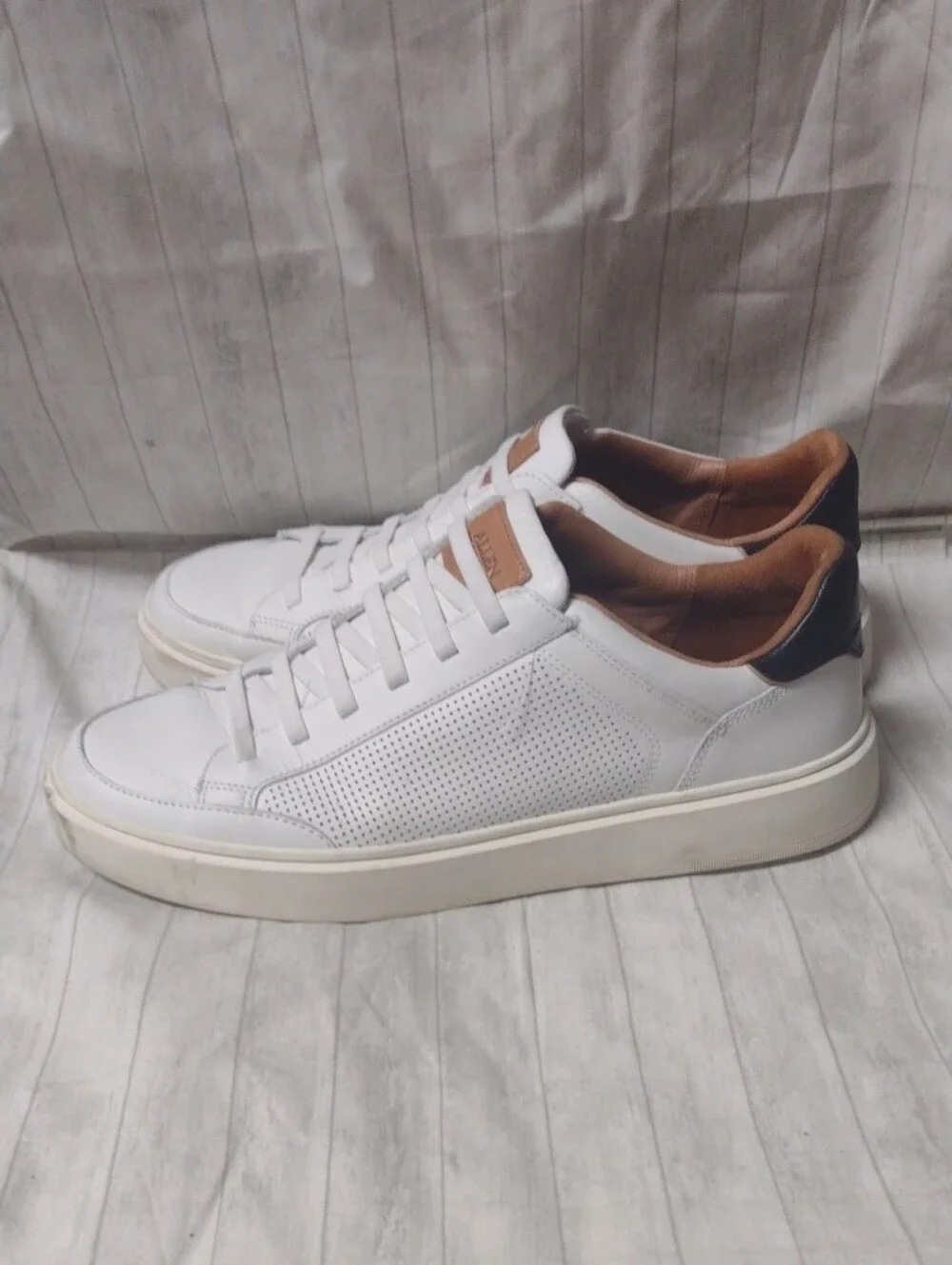 Allen Edmonds White Leather Sneakers (J1308)